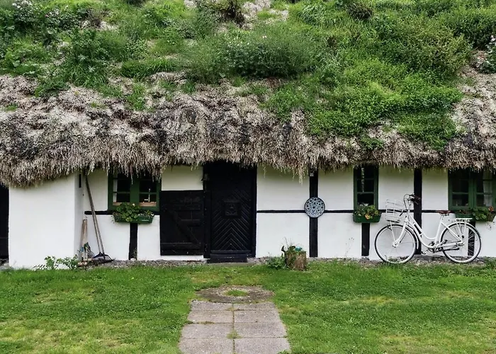 Дом отдыха Unique Summer House With Seaweed Roof On *