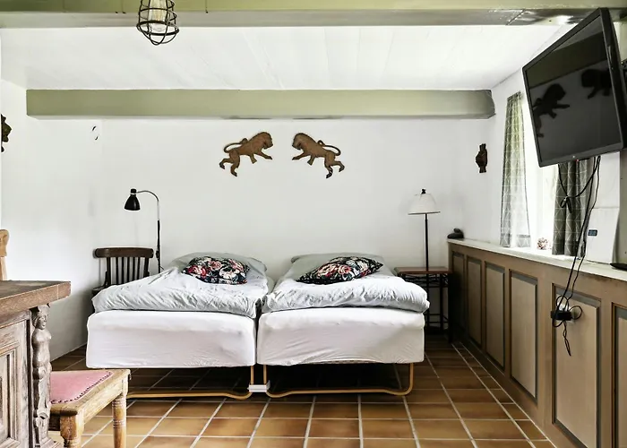 Дом отдыха Unique Summer House With Seaweed Roof On